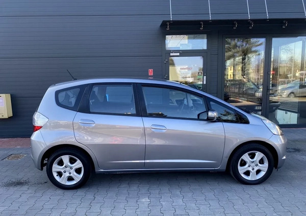 Honda Jazz cena 23900 przebieg: 156000, rok produkcji 2010 z Tarnobrzeg małe 79